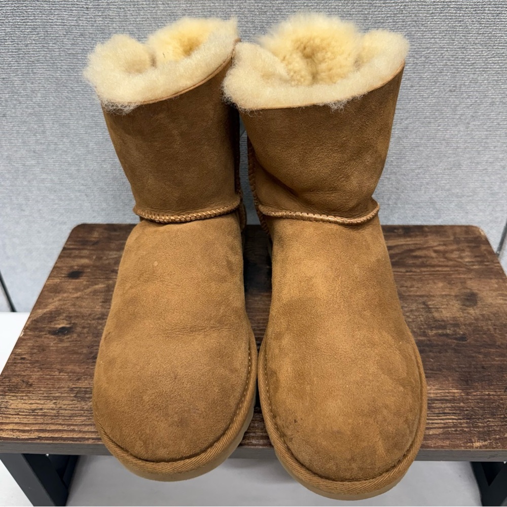 UGG Chestnut Short Suede Boot - Picture 3 of 8